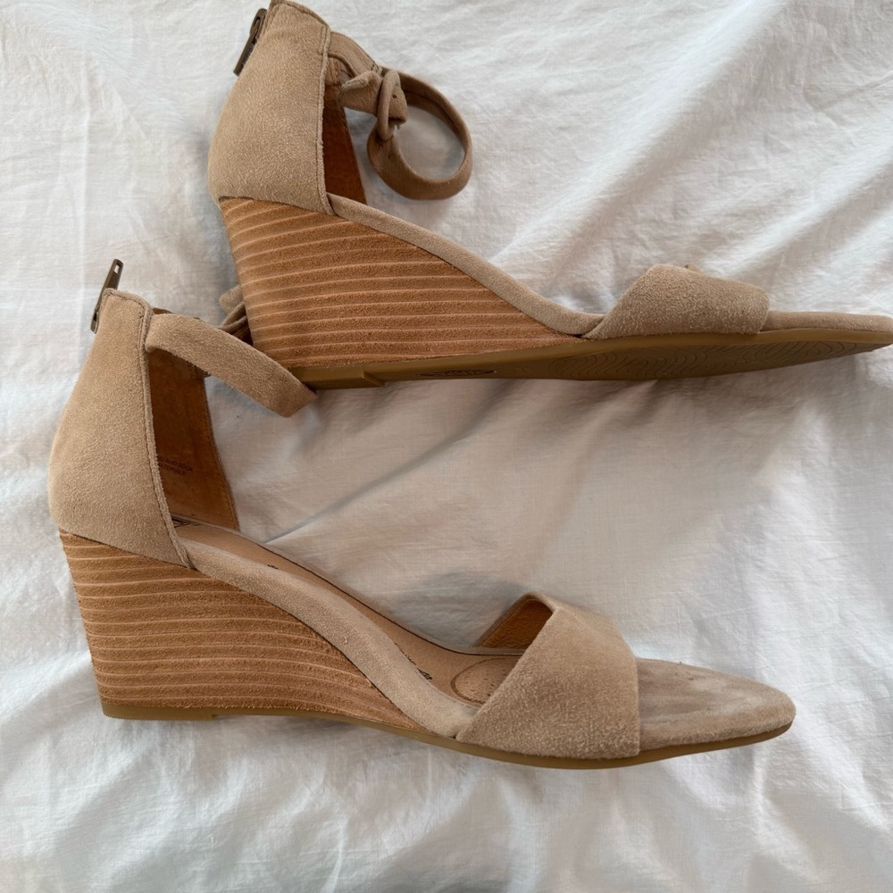 Sofft Tan Ankle Strap Sandals, Size 8.5